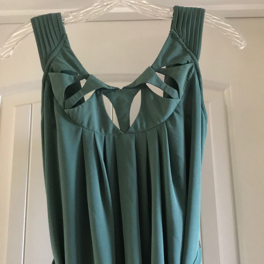 Spring dress - Picture 3 of 7